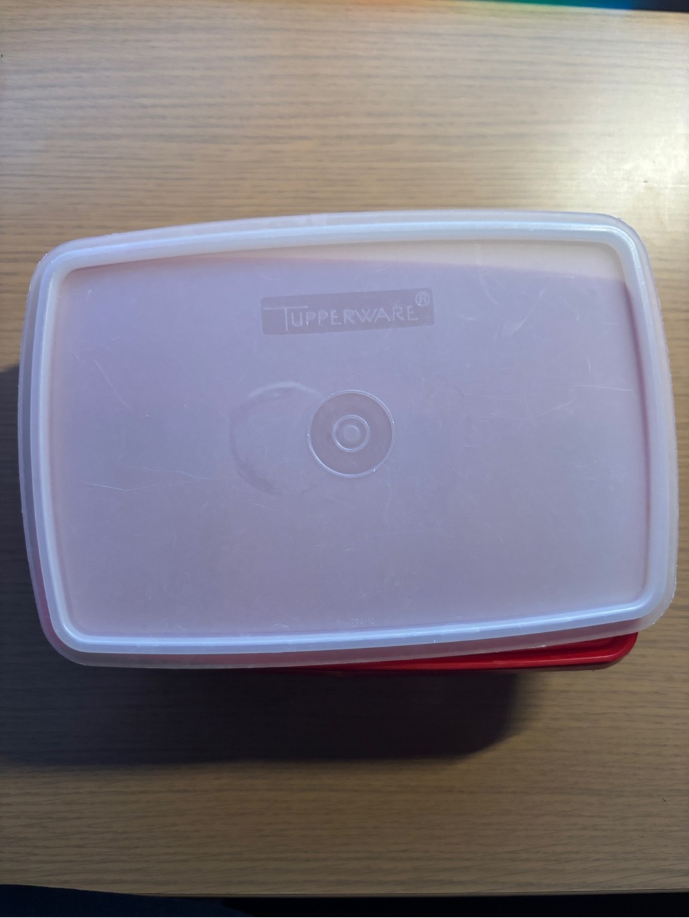 Tupperware storage container - Picture 4 of 5